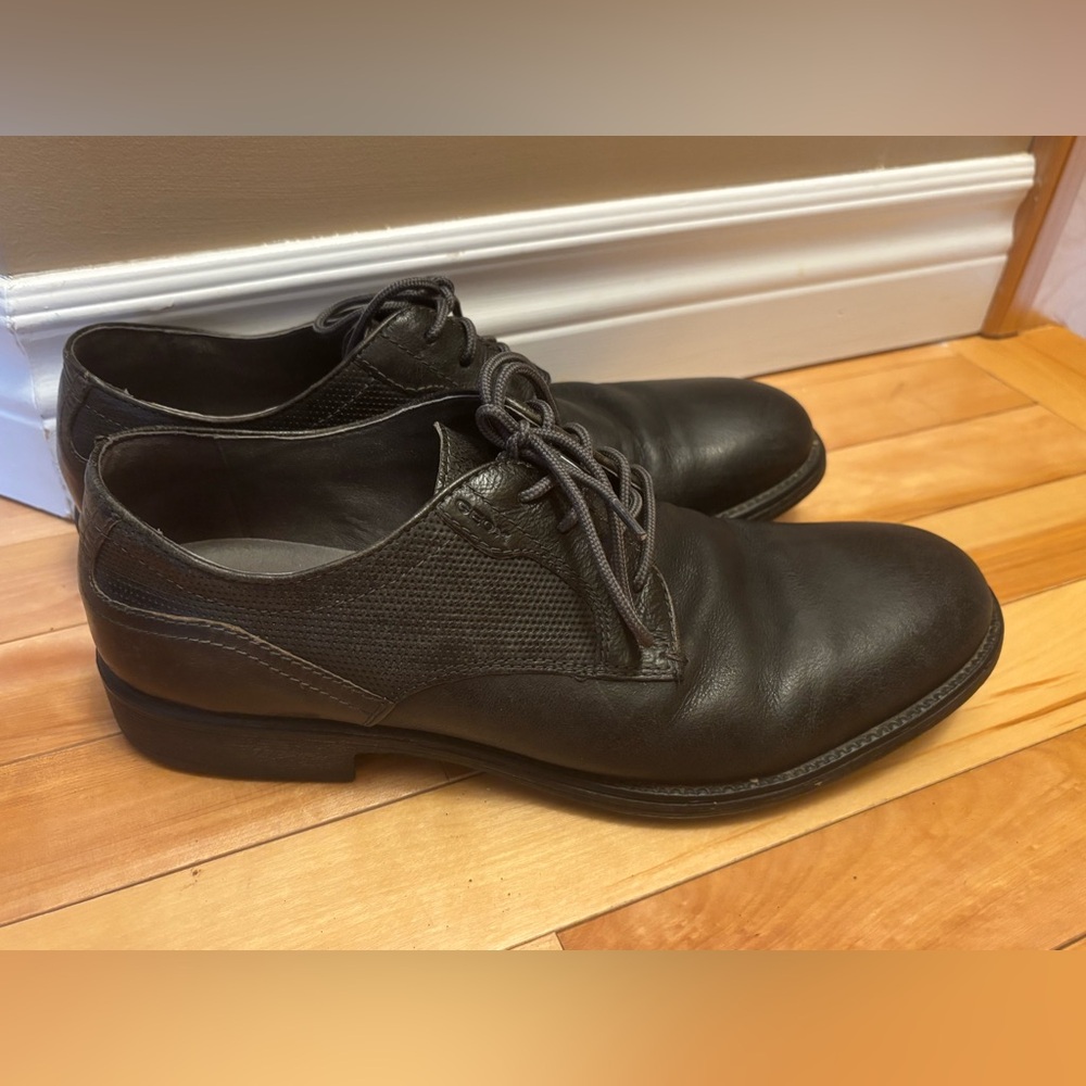 Geox Men's Dark Grey Leather Oxfords
